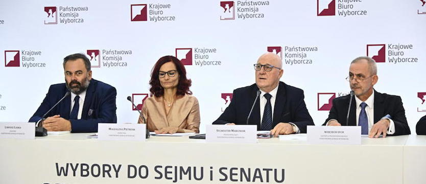 PKW: wybory przebiegają spokojnie; komisje nie powinny pytać wyborców, czy chcą pobrać kartę do referendum