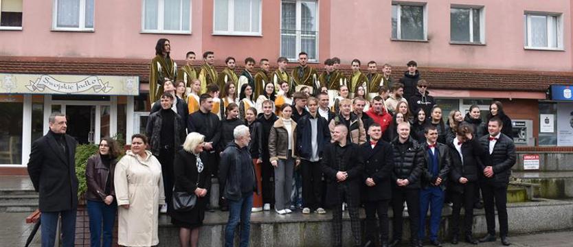 XI Stargardzki Polonez Maturzystów. Taniec odtańczony, matura będzie zdana