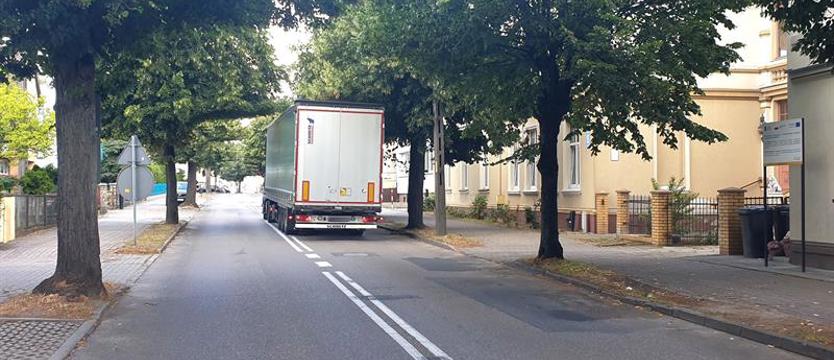 Mieszkańcy Barlinka chcą remontu ulicy. Drogowcy odpowiadają
