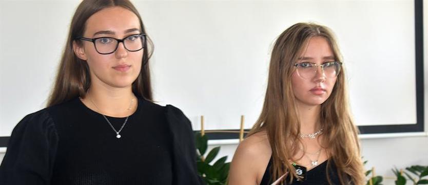 Nauczyciele czytali uczniom