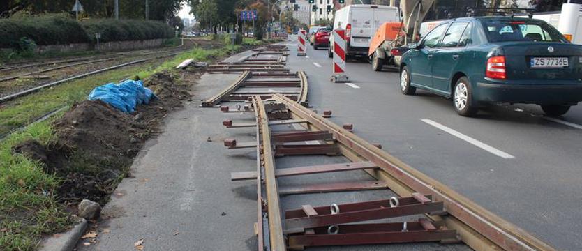 Prace w centrum. Korki wokół Bramy Portowej i jeden tor dla tramwajów
