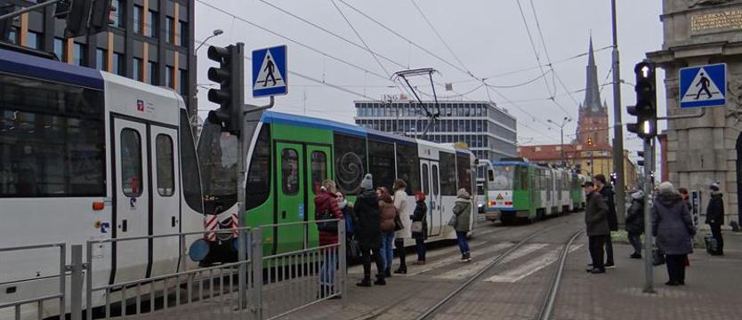 Komunikacja świąteczna w Szczecinie. Mniej kursów na liniach