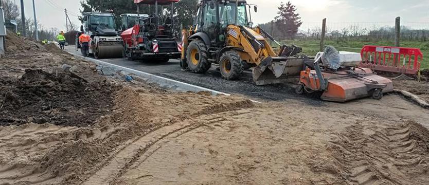 Czasowe blokady dojazdów na Skolwinie. Łomżyńskiej przebudowa w poślizgu