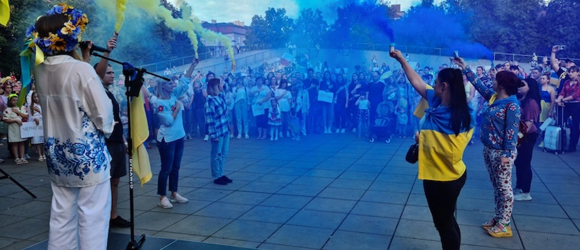 "Chwała Ukrainie! Niech żyje Polska!". 31 lat niepodległości Ukrainy i pół roku wojny