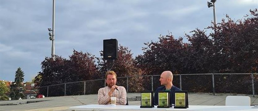 „Wyciąć drzewa i zbudować cokolwiek”. Spotkanie z autorem „Betonozy” Janem Mencwelem