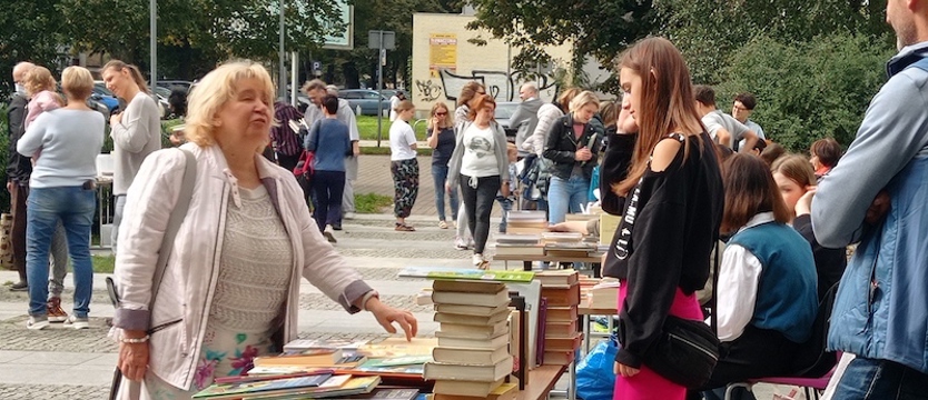 Kiermasz przy fontannie. Perełki literatury nawet za złotówkę