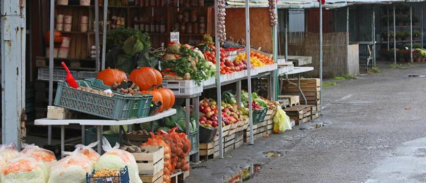 Inflacja krzyżuje plany. Kto wyremontuje kołobrzeskie targowisko i zabytkową basztę?