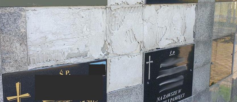 Rodziny czekają prawie dwa lata na przyklejenie płytek