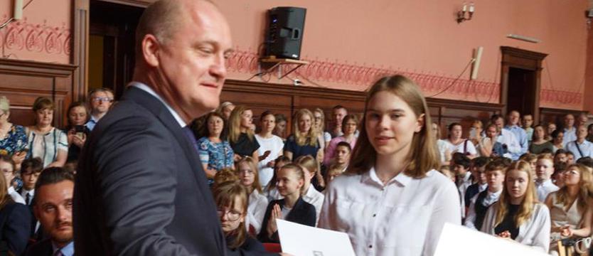 Prezydent nagrodził zdolnych uczniów