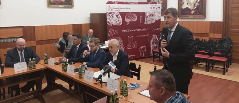 Między przełomowymi terapiami a bronią biologiczną. Sztuczna inteligencja rewolucjonizuje medycynę