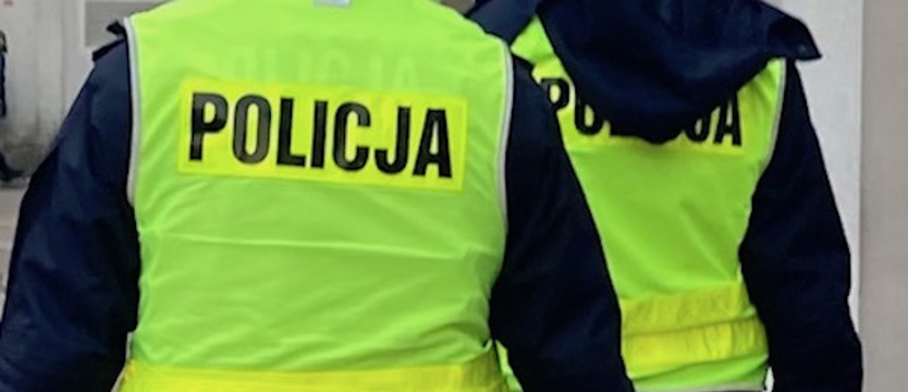 Zasnął i głośno chrapał na klatce. Trafi do więzienia