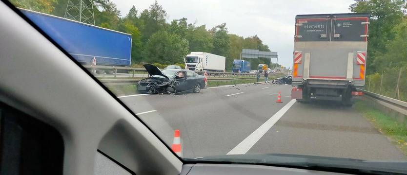Wypadek i korek na A6. Jedna osoba ranna