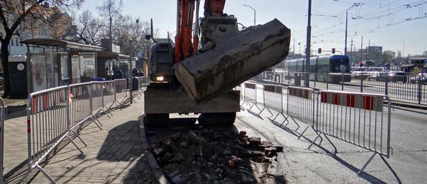 Zatoka autobusowa na ul. Wyszyńskiego w remoncie