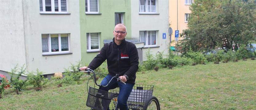 Masz już problemy? To ci... dołożymy. Wyboista droga osoby niepełnosprawnej po kartę parkingową
