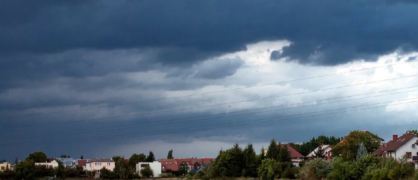 W poniedziałek trzeba uważać na burze z gradem