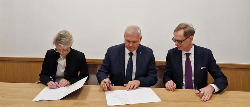 Dwie instytucje zacieśniają współpracę. Ważne porozumienie między uczelnią a archiwum