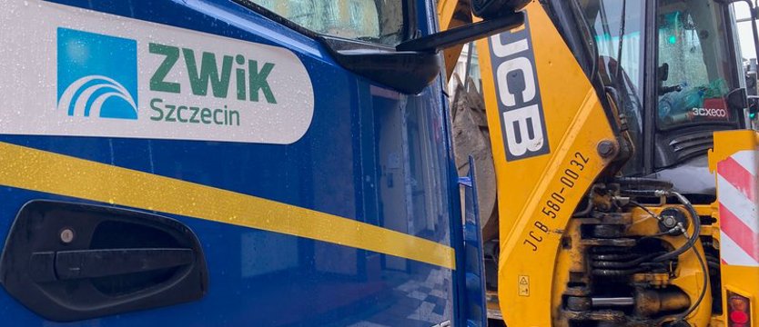 Zalana ul. Dąbska. Awaria wodociągu w Kijewie