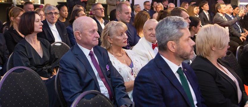 Głosowanie niemal do świąt