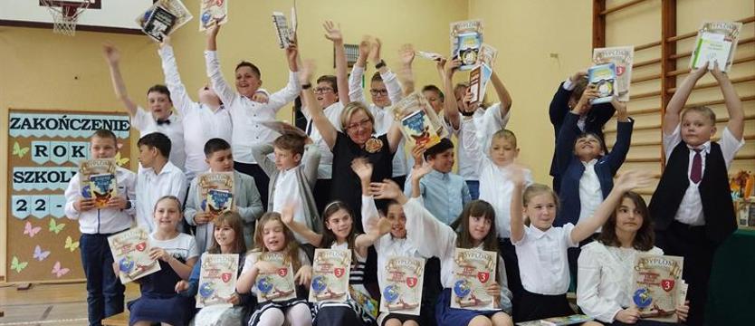 Hurra wakacje! Uczniowie zakończyli rok szkolny