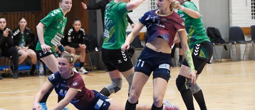 Piłka ręczna. Tylko Sandra uśmiechnięta
