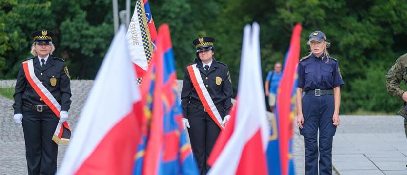 Świętowali urodziny Szczecina. Kwiaty pod Pomnikiem Czynu Polaków