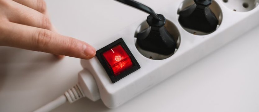 Przygotuj swój dom do wyjazdu na Wszystkich Świętych i zmniejsz wysokość rachunków za energię elektryczną
