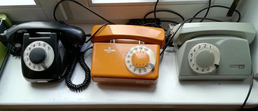 Rychły koniec telefonów „na drucie” nie tylko we Francji?