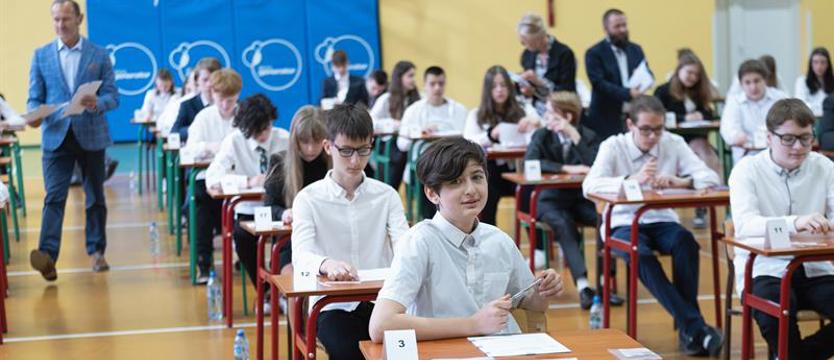 Ósmoklasiści już po pierwszym egzaminie. „Zemsty" się nie spodziewali  