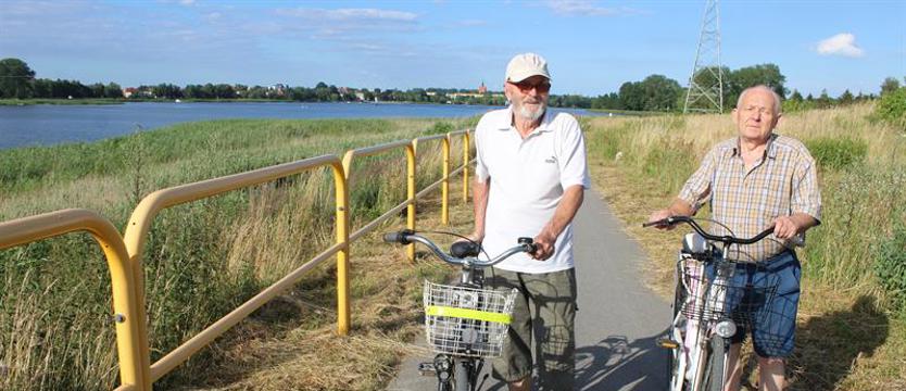 Rowerowa ścieżka do naprawy i posprzątania