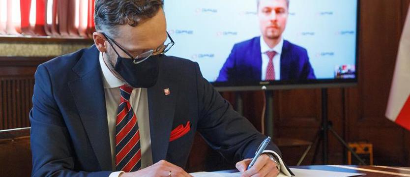 W terminalu LNG zbudują trzeci zbiornik. Jest pozwolenie