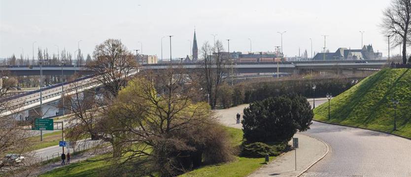 Przeciwni budowie parkingowca. Głos w dyskusji: „Władze nie dostrzegają rangi i potencjału przestrzeni”