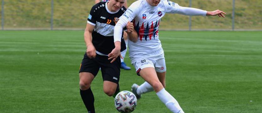 Piłka nożna. Derby dla Iskierki