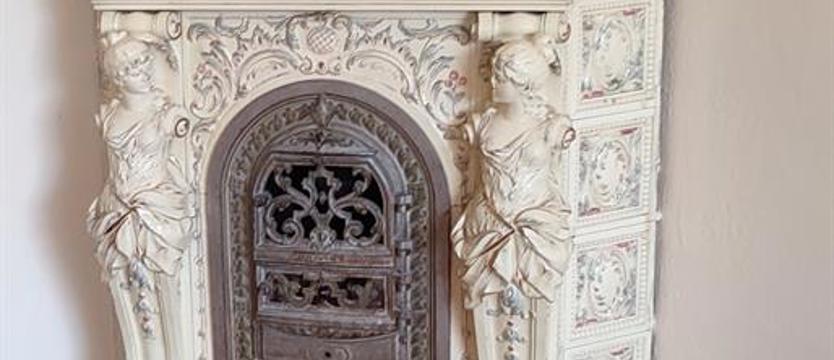 W szczecińskim przedszkolu - renowacja zabytkowego pieca. Historyczna perła z „Chochlika"