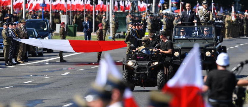 Przez Warszawę przeszła defilada z okazji Święta Wojska Polskiego