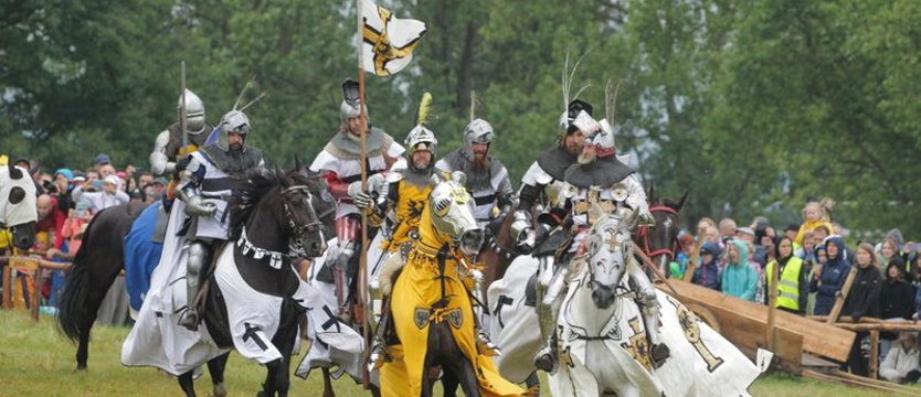 Bitwa pod Grunwaldem w strugach deszczu. Znów wygrali Polacy