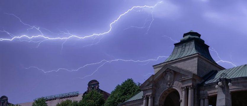 Burze z gradem możliwe także w poniedziałek