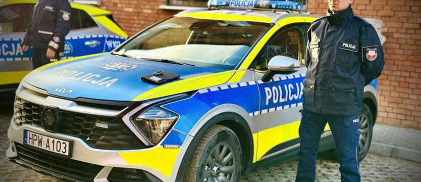 Policja ma nowe radiowozy. Szesnaście pojazdów w województwie