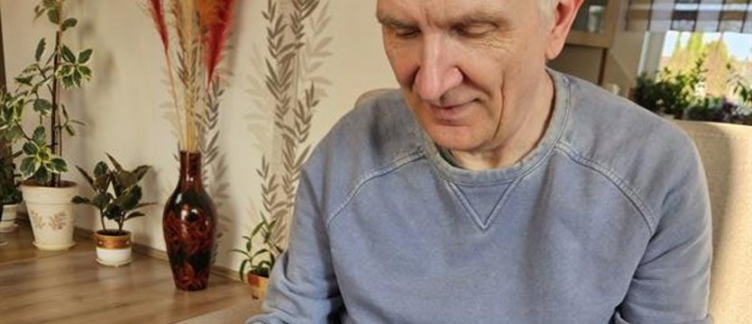 Kolekcjoner kart z Bukowa. Wiedzę trzeba zdobywać samodzielnie
