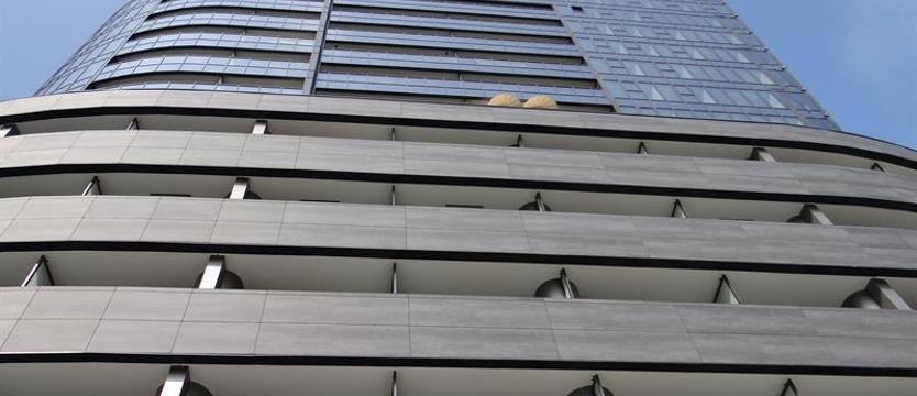 Co się dzieje za fasadami ze szkła Hanzy Tower? Deweloper, klienci i rozliczenia za apartamenty