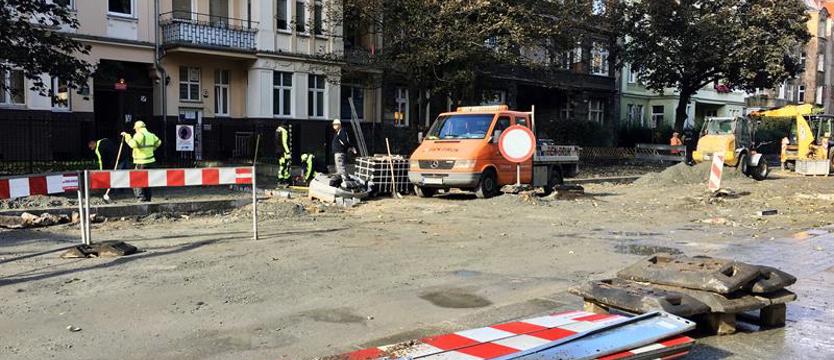 Przebudowa do wiosny. Nowe chodniki i wykopy na ul. Bolesława Śmiałego