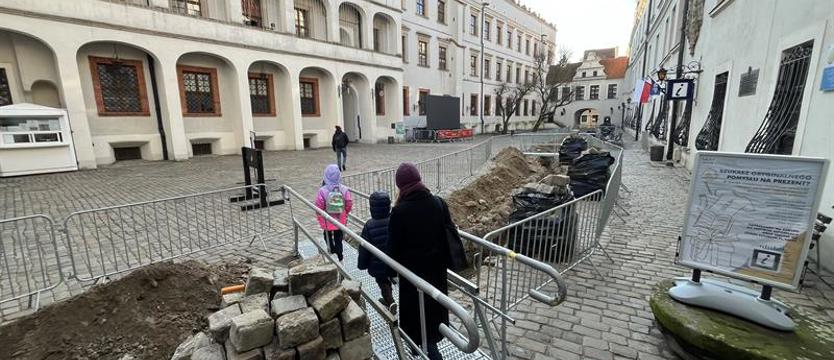 Zamek nieustającej troski i budowy
