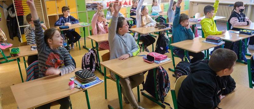 Kiedy egzaminy, a kiedy wolne od nauki? Kalendarz roku szkolnego