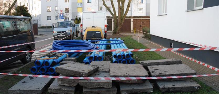Na ul. Wielkopolskiej wymieniają bez wykopów