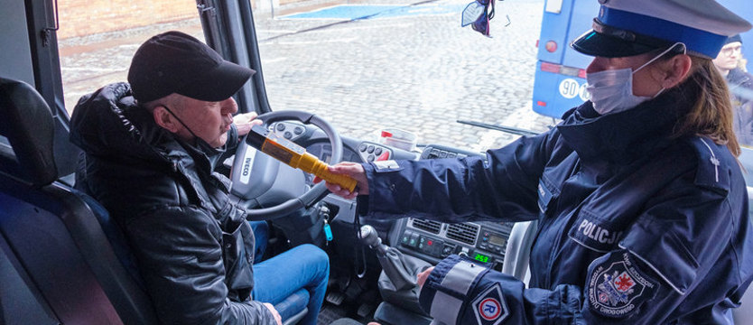 Ruszyły kontrole autokarów. Na razie bez zastrzeżeń