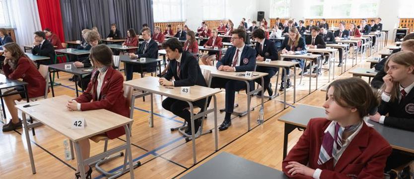Bunt i relacje międzyludzkie. Język polski już za maturzystami