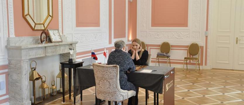 Warcaby. Natalia Sadowska powiększyła przewagę!
