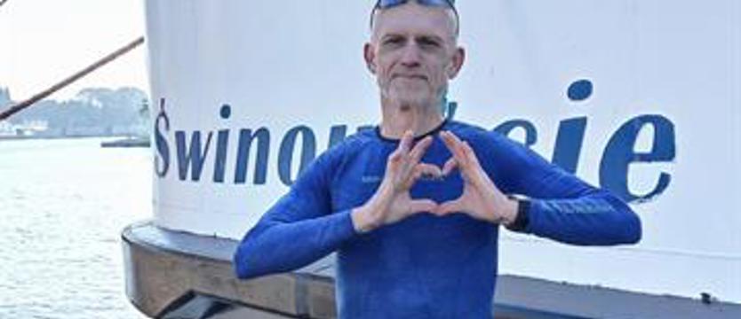 Pokonał pieszo ponad 620 kilometrów Wybrzeżem Bałtyku. Szedł dla psiaków