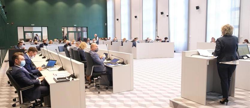 Radni Szczecina radzili na żywo. Podatki, opłaty, plany i programy