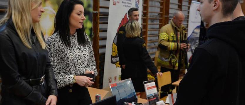 Firmy szukają pracowników