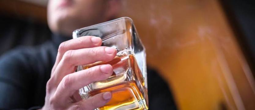 Psychodeliki mogą wspomagać onkologiczną psychoterapię i leczenie alkoholizmu